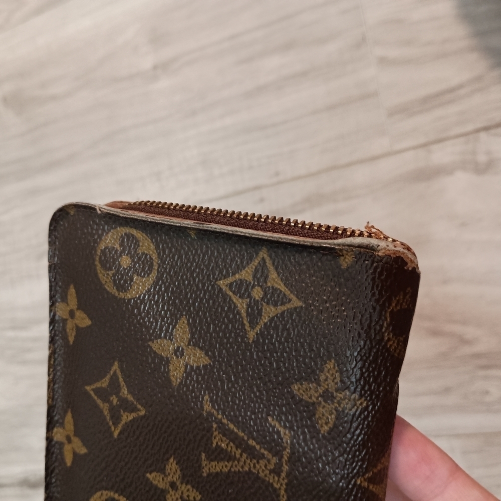 Louis Vuitton Long Round zipper Monogram Wallet - Picture 4 of 14